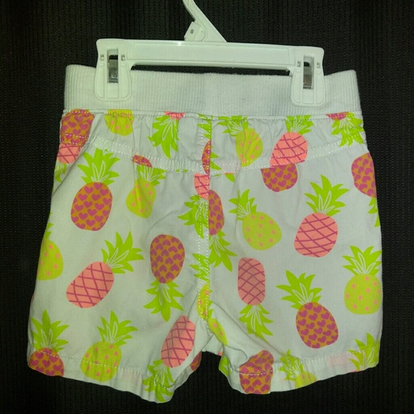 Jumping Beans White Pineapple Pattern Sborts - Picture 2 of 3